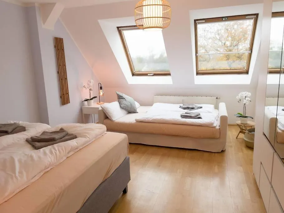 Apartment Casarina - Ueber Den Daechern Leipzigs Germany